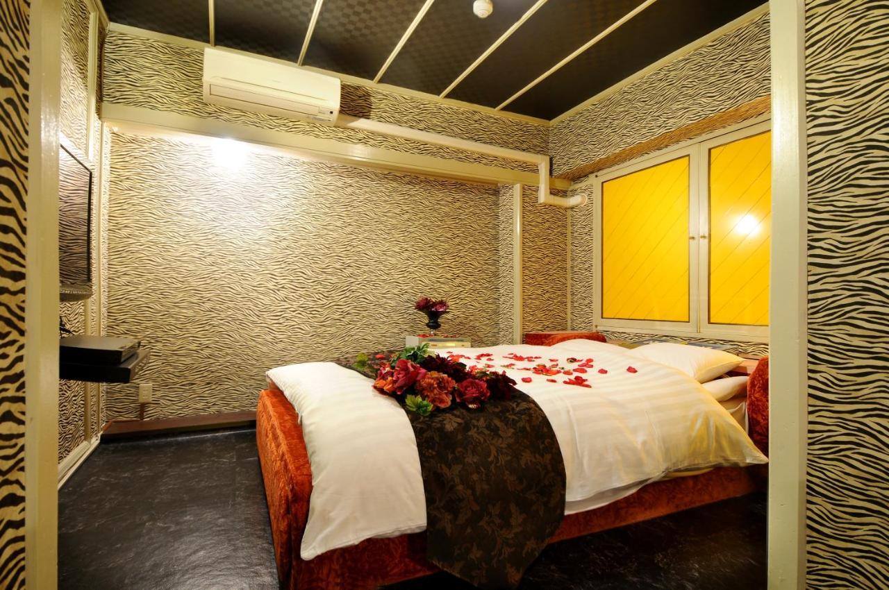 Namba Alpha (Adults Only) Hotel Osaka Buitenkant foto